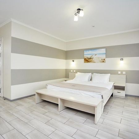 Family Hotel Happy Inn Satoka Exterior foto