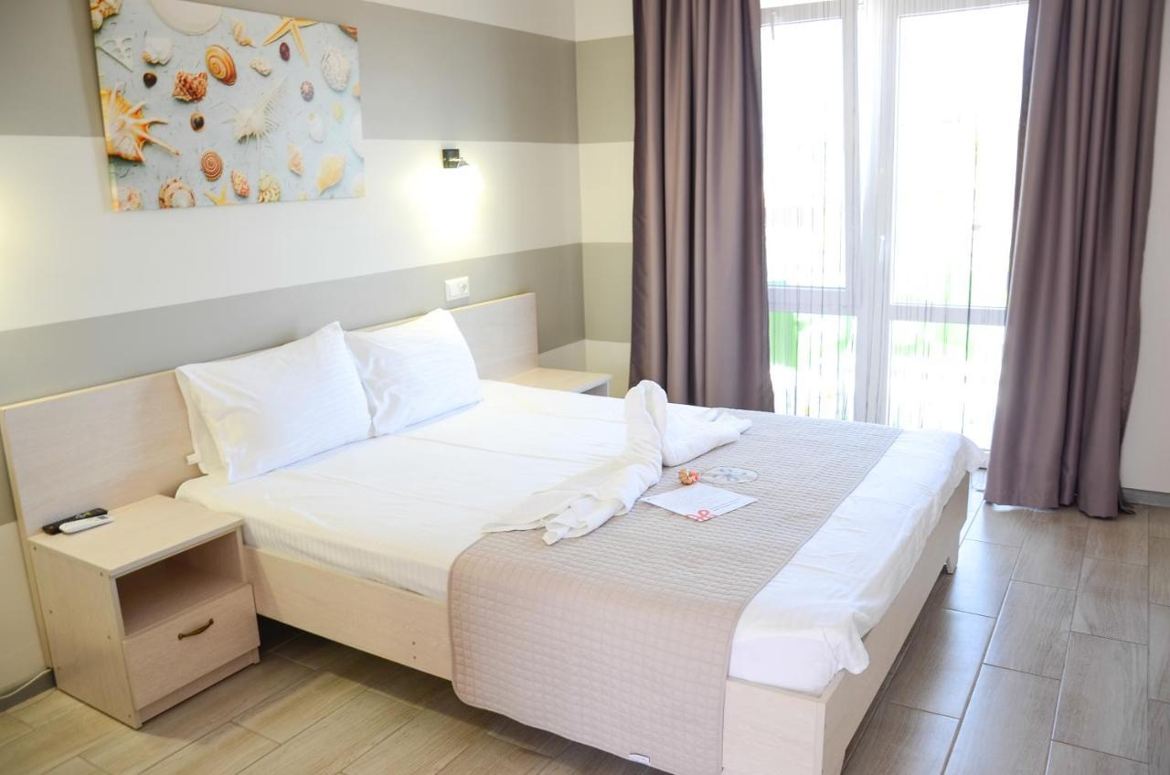 Family Hotel Happy Inn Satoka Exterior foto