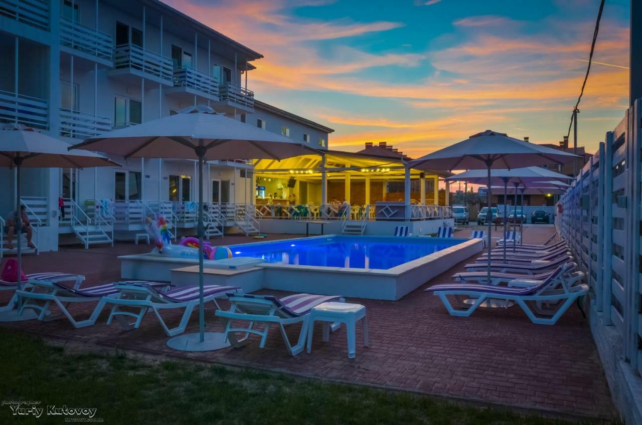 Family Hotel Happy Inn Satoka Exterior foto